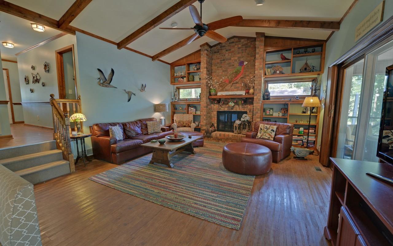 1517 Lightwood Rd - Photo 3 of 18