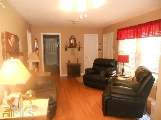 26 Oakland Cir - Photo 2 of 11