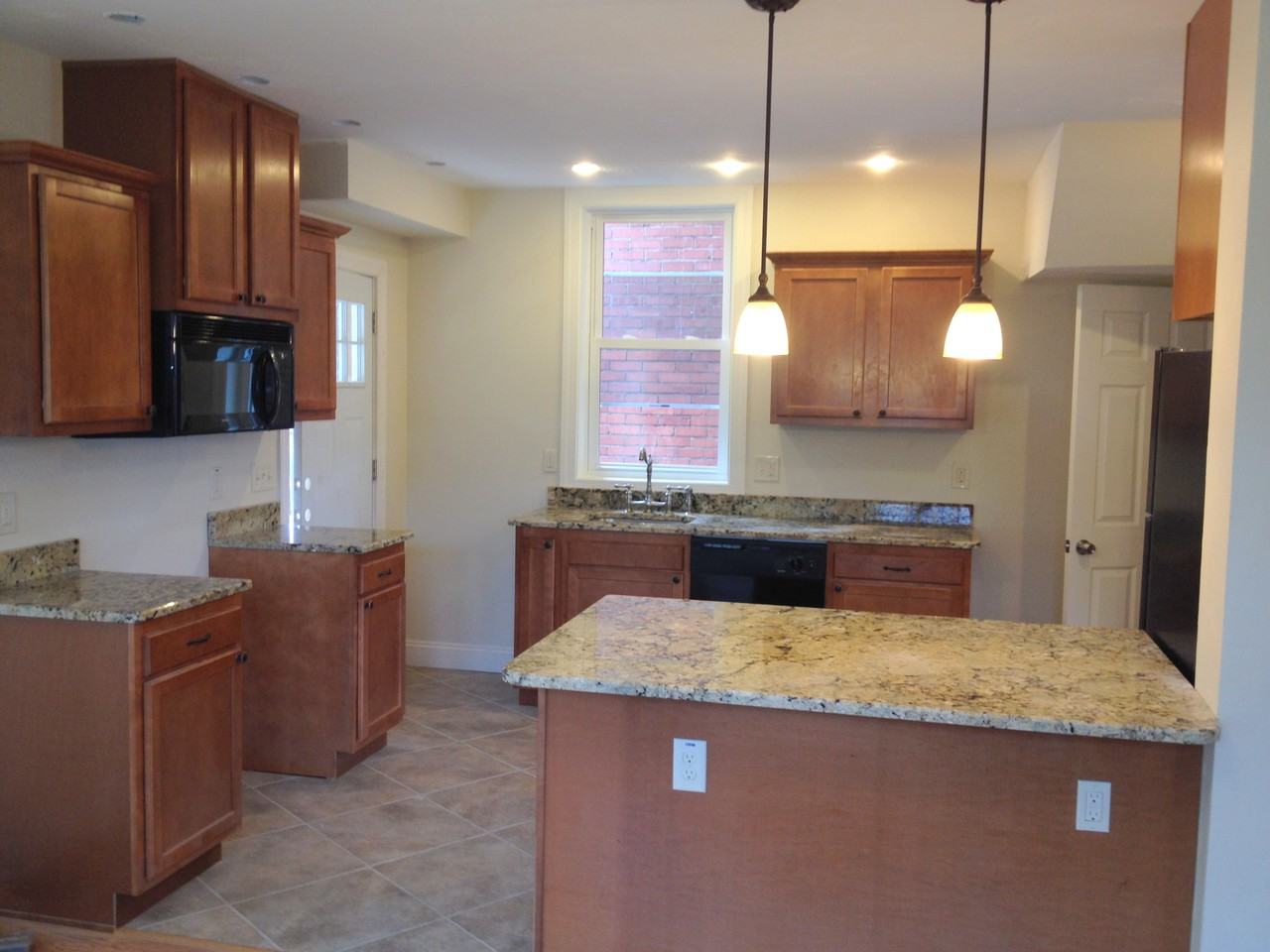 4634 Carlton St - Photo 2 of 8
