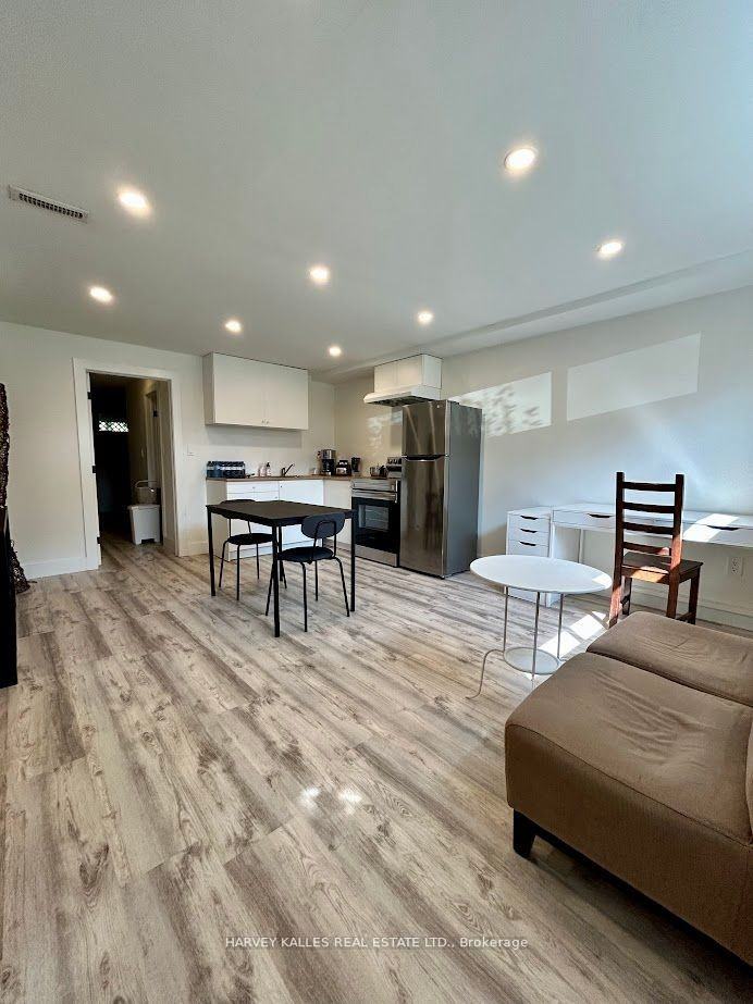 Kipling Ave & Rathburn Rd, Toronto, ON M9B 3M6 1 Bedroom Apartment for