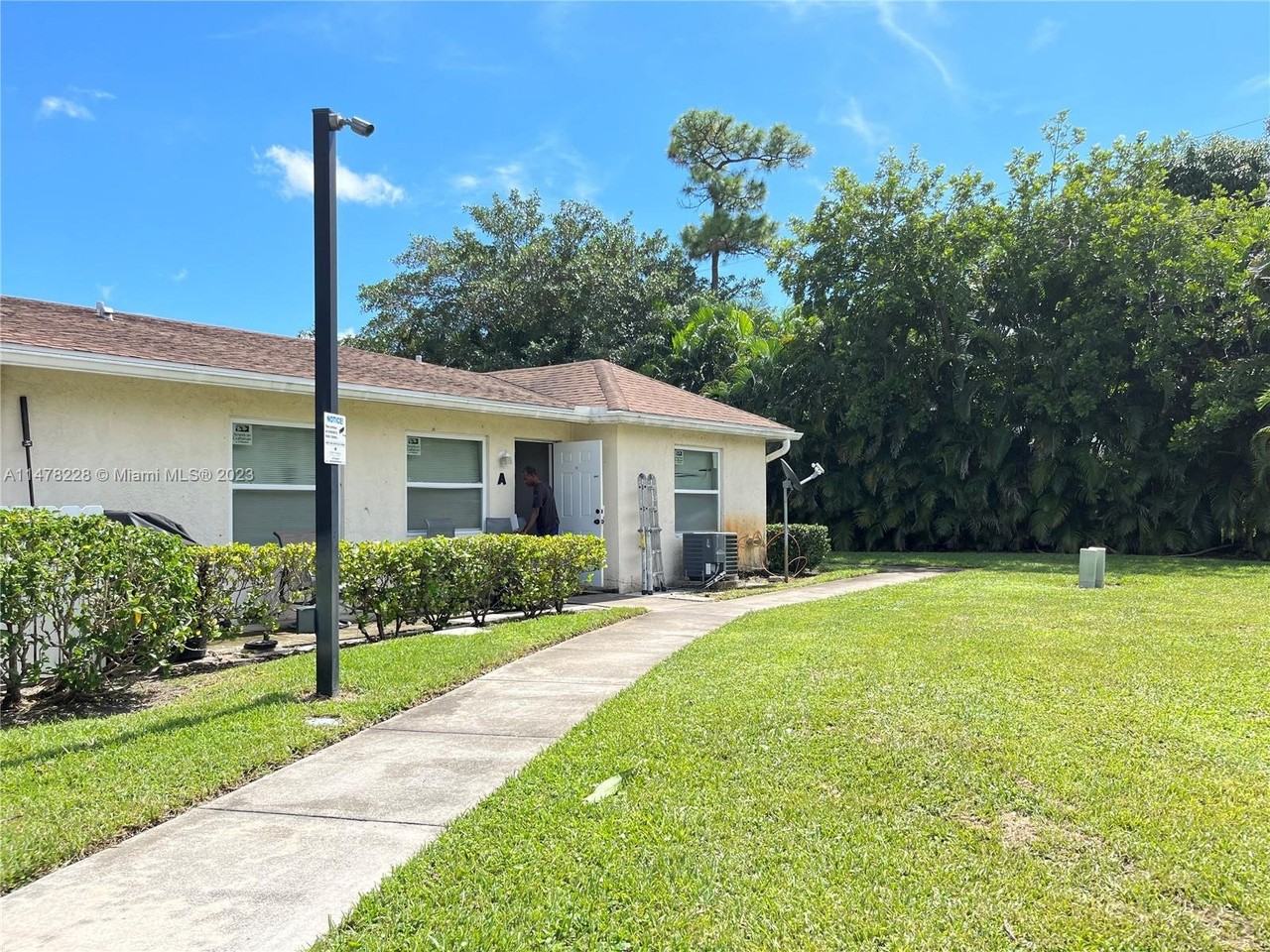 Sanctuary Way B, West Palm Beach, FL 33417 2 Bedroom House for 1,875