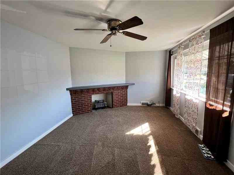 3265 Leechburg Rd - Photo 3 of 17