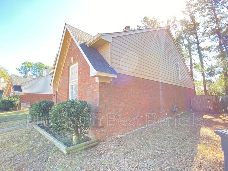 5579 Crepe Myrtle Dr - Photo 2 of 10