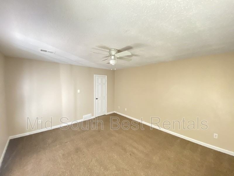 5579 Crepe Myrtle Dr - Photo 5 of 10