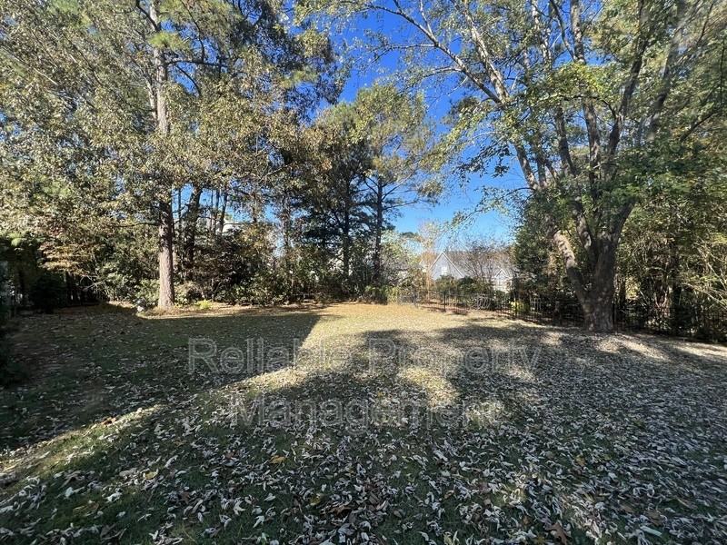 1004 Melville Ln - Photo 3 of 28