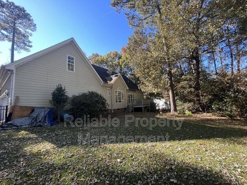 1004 Melville Ln - Photo 4 of 28