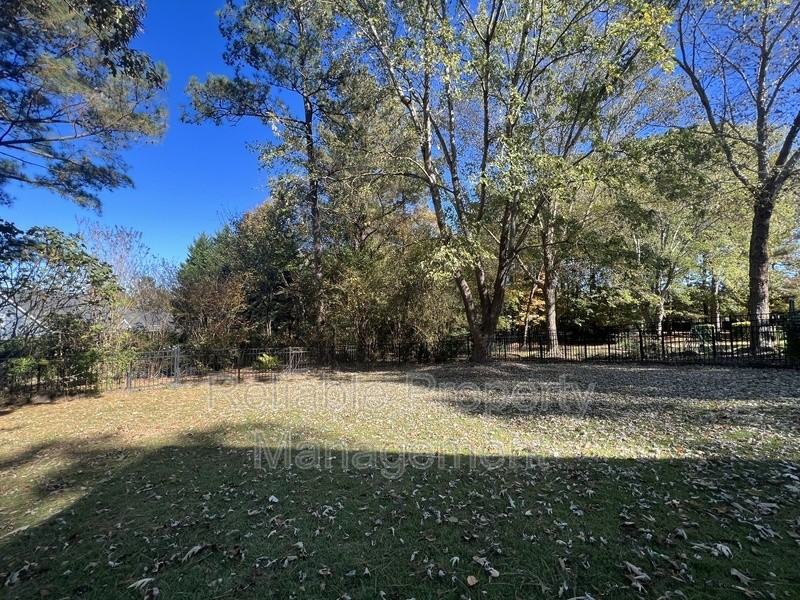 1004 Melville Ln - Photo 5 of 28