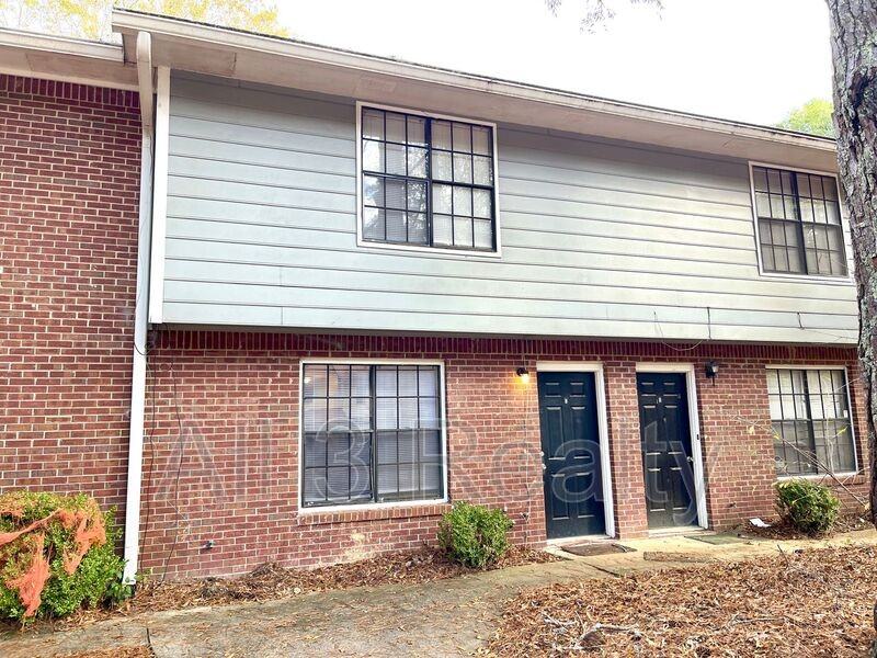 145 Meadowbrook Ct #C