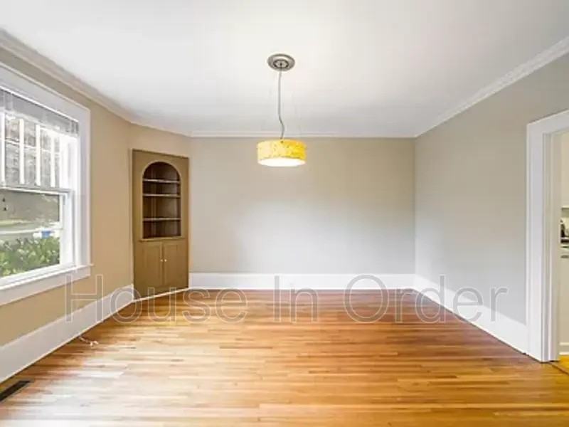 26 Edgemont Rd - Photo 5 of 9