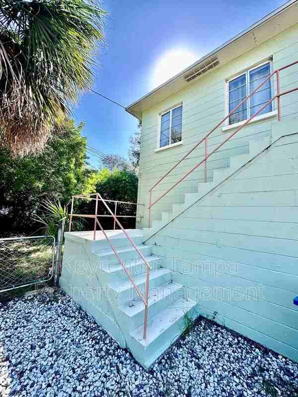 441 57Th St. N 1/2 St. Petersburg Fl #33710 - Photo 2 of 14