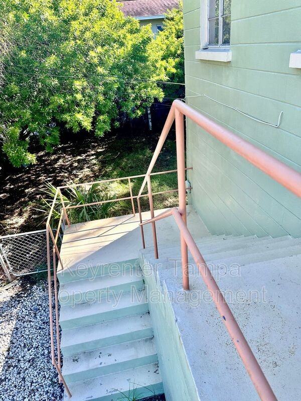 441 57Th St. N 1/2 St. Petersburg Fl #33710 - Photo 3 of 14