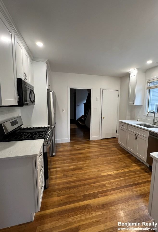 38 Eliot St - Photo 3 of 49