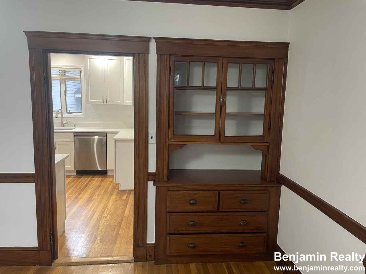 38 Eliot St - Photo 5 of 49