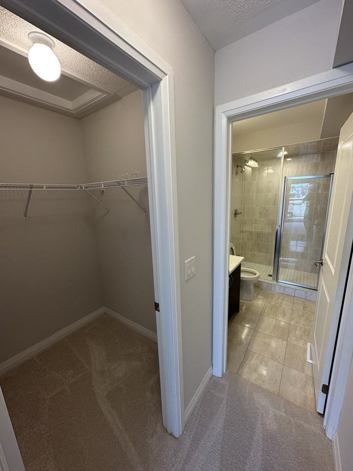 585 Colborne St - Photo 3 of 5