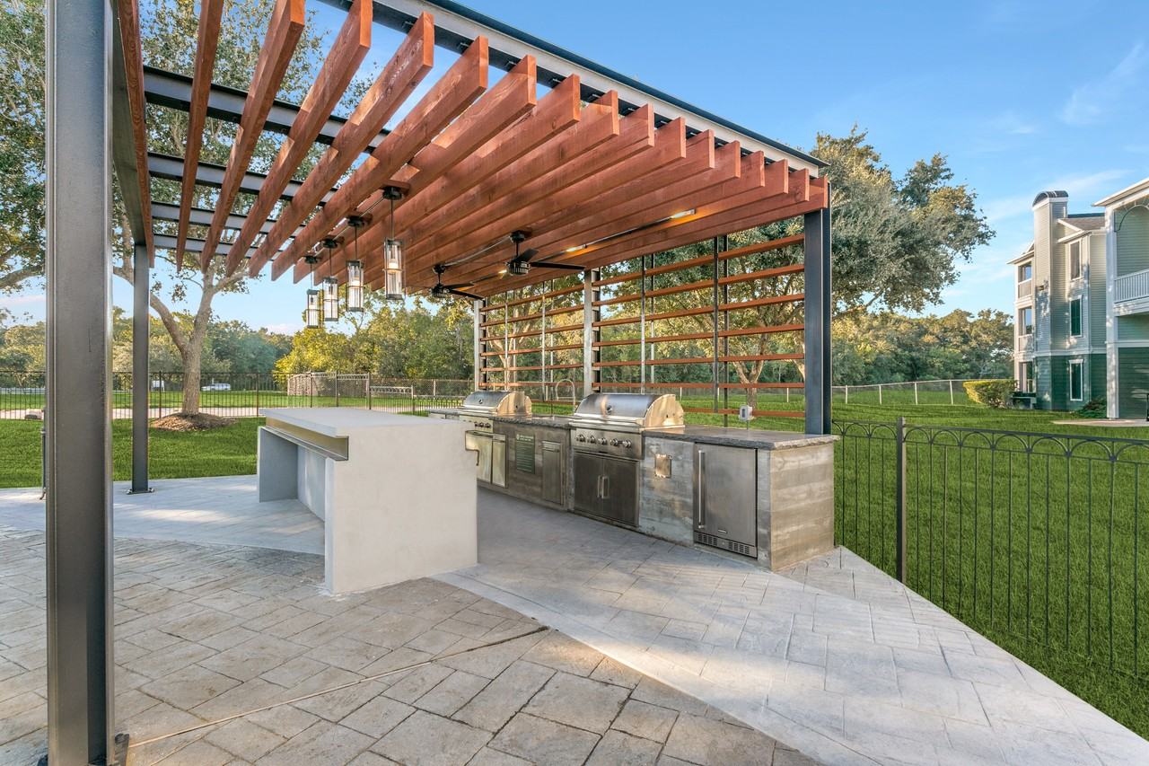 Sandestin at Pearland - Photo 7 of 22