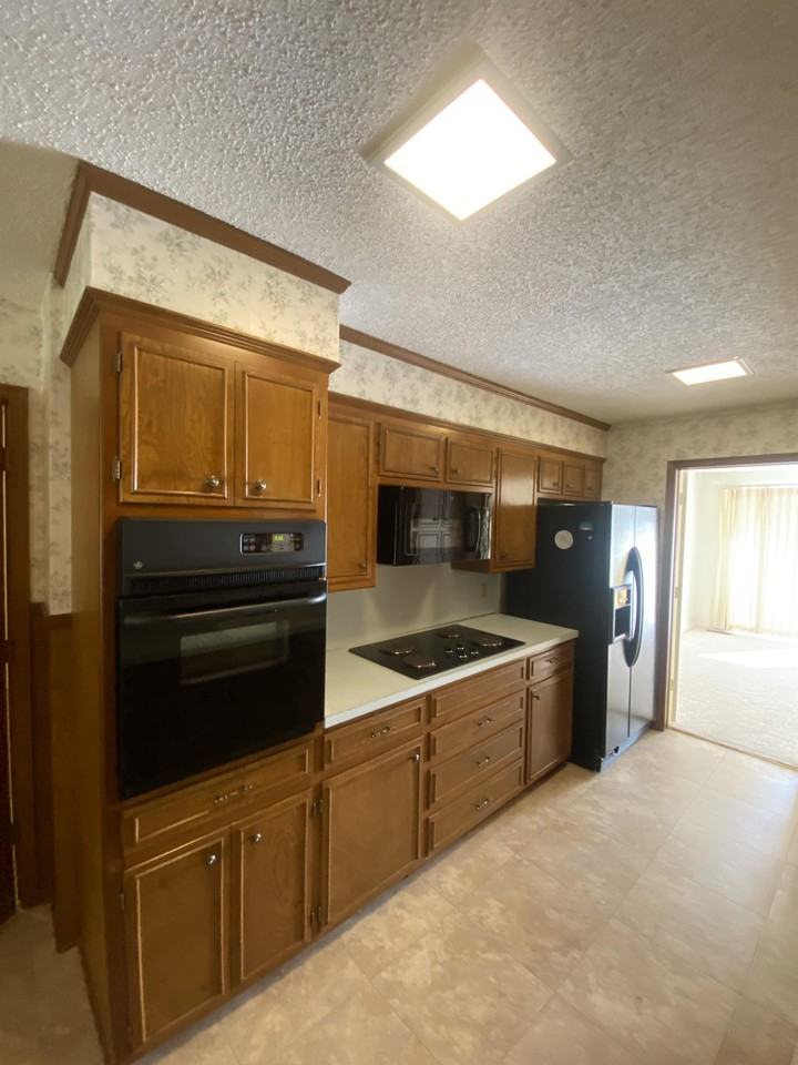 7601 Oxford Pl #1 - Photo 5 of 28