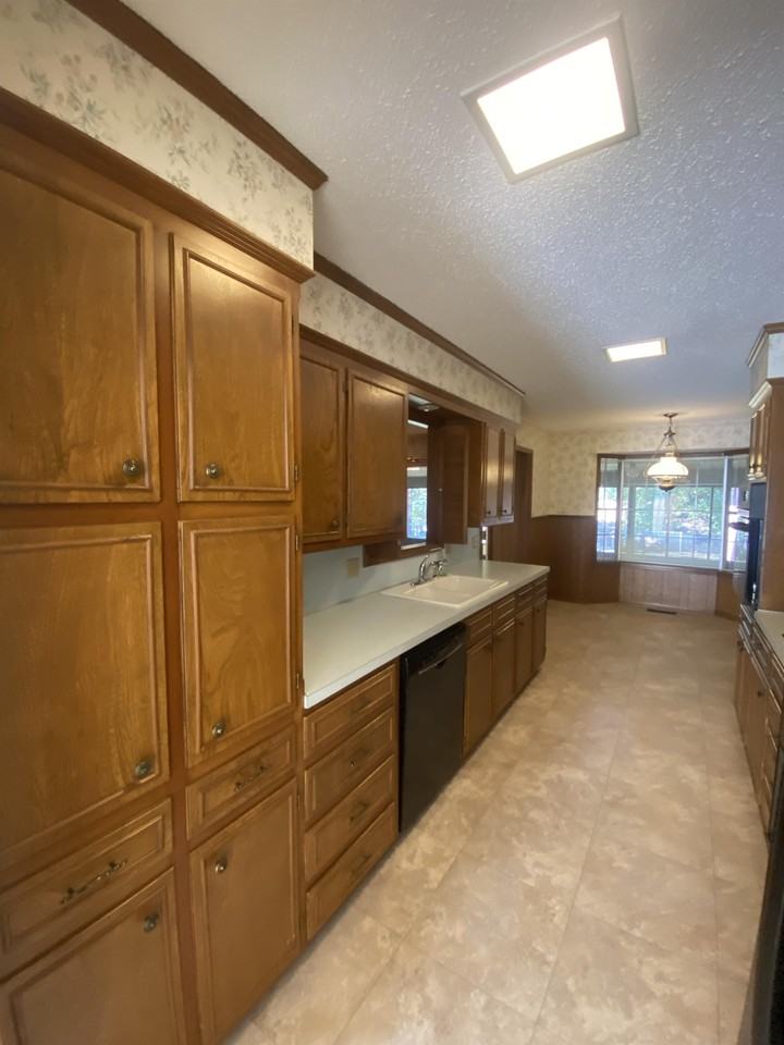 7601 Oxford Pl #1 - Photo 7 of 28