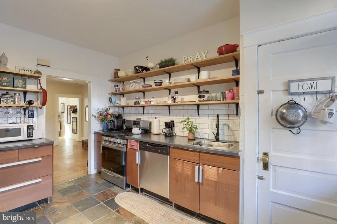 151 E Ross St #NA - Photo 3 of 10