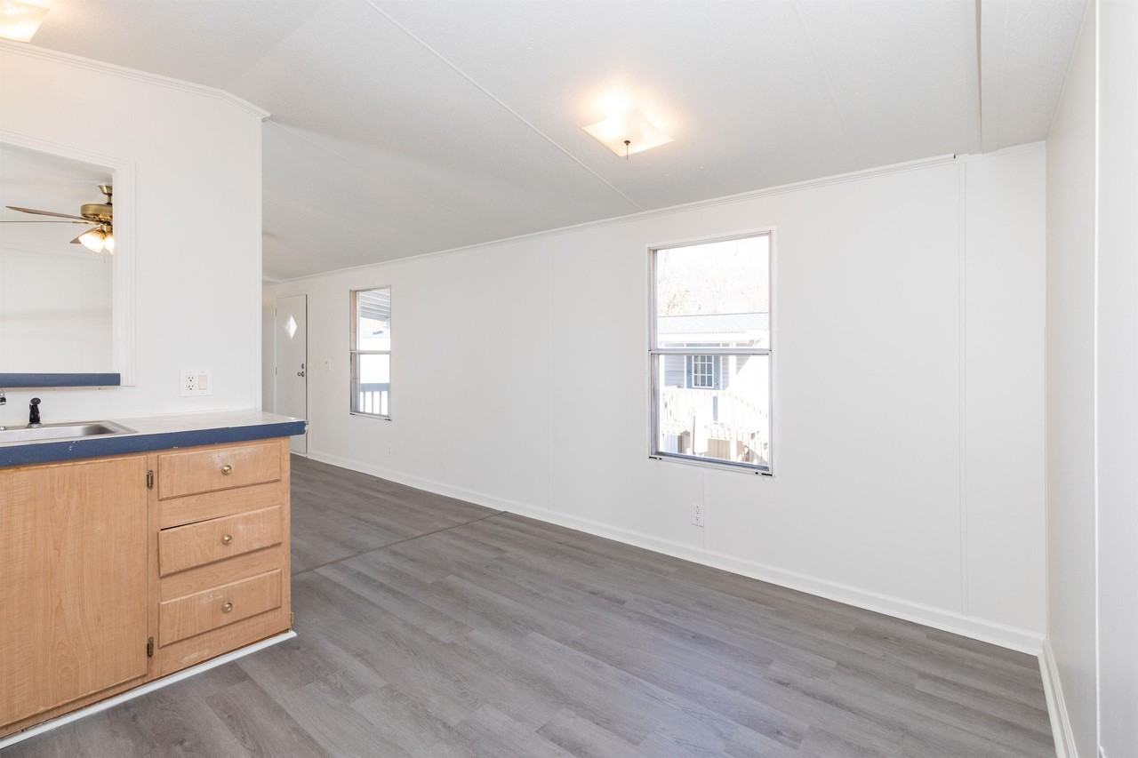 10 Avery Wood Dr #10 - Photo 3 of 19