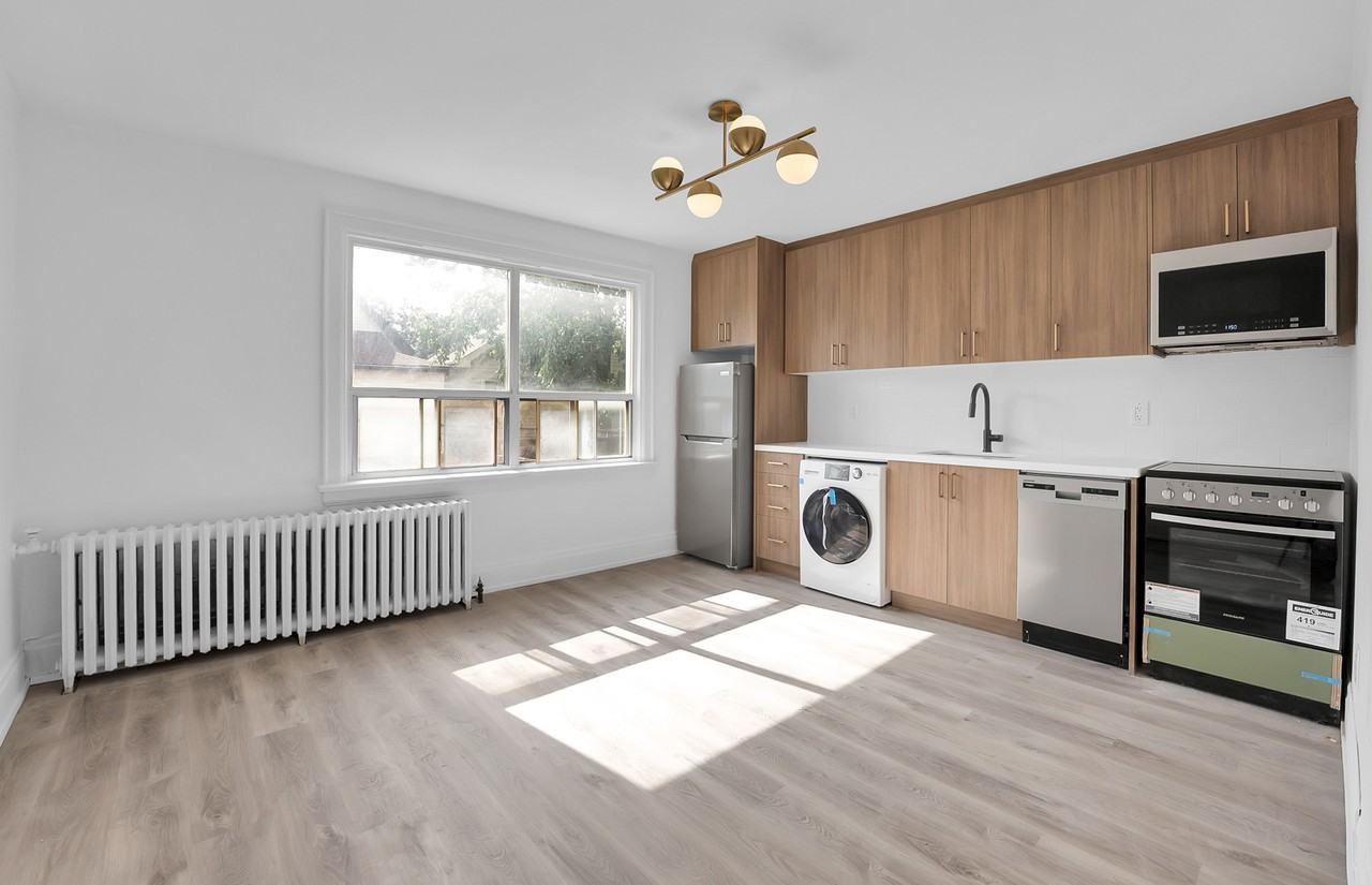 917 St. Clair Avenue West Apartments 917 St Clair Ave W, Toronto, ON