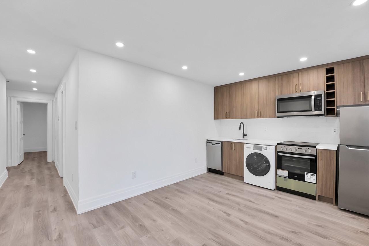 917 St. Clair Avenue West - Photo 5 of 50