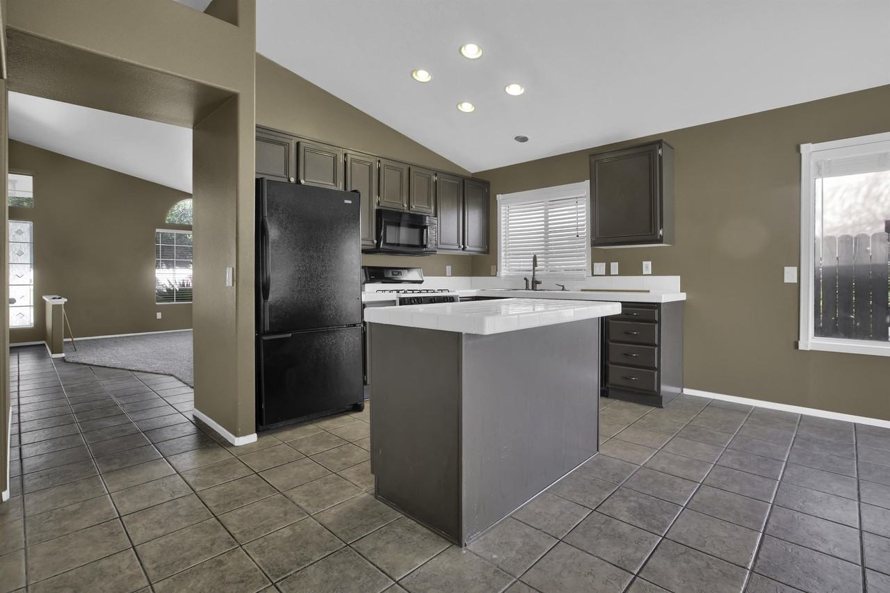 810 Colorado Dr #810 - Photo 5 of 19