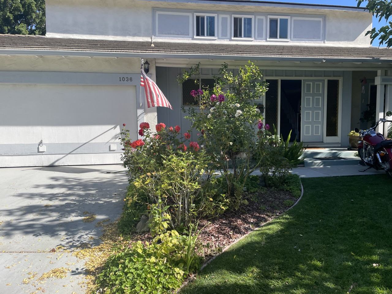 1036 Tulipan Drive - Photo 2 of 11