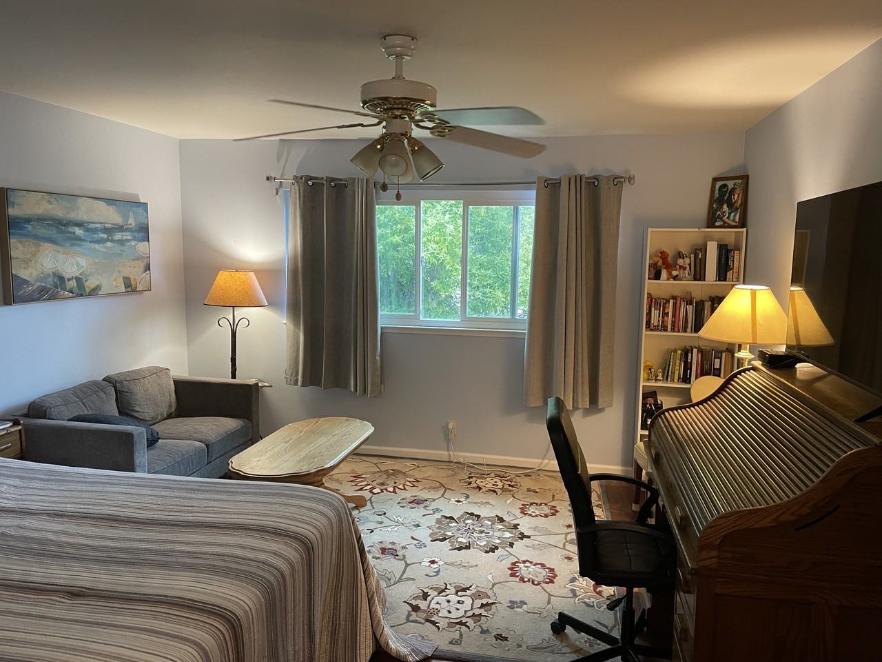 1036 Tulipan Drive - Photo 3 of 11