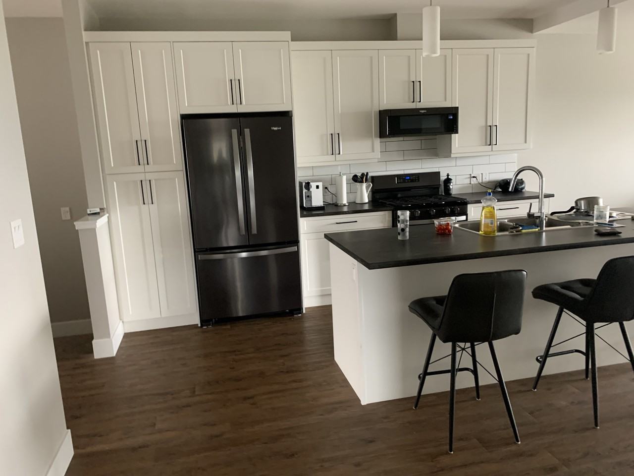 2810 15 Ave Ne - Photo 3 of 14