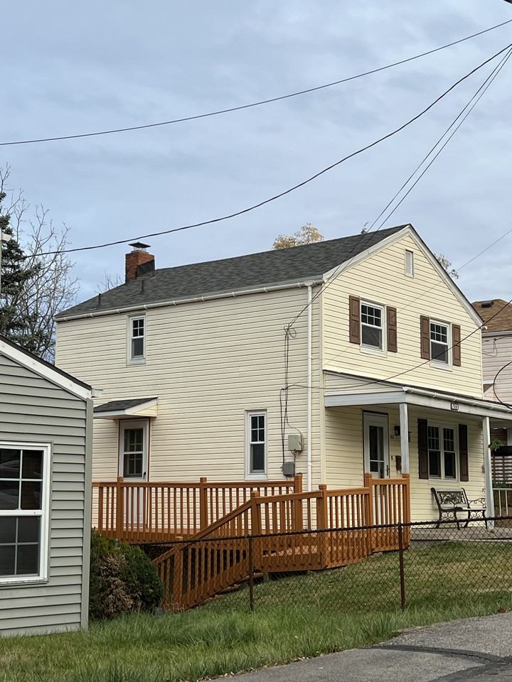 706 Hestor Drive - Photo 3 of 37