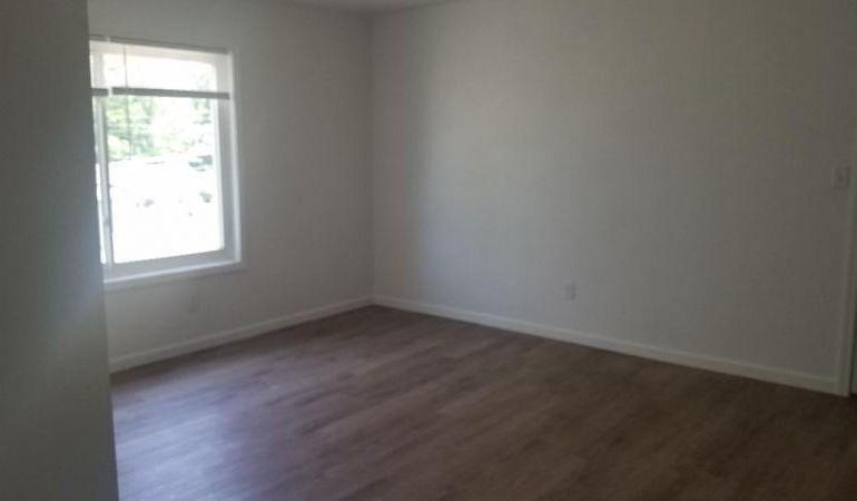 202 S Paw Paw St #6 - Photo 5 of 11