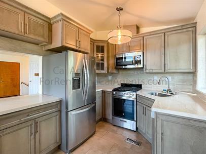 1716 Hillcrest Rd - Photo 3 of 24