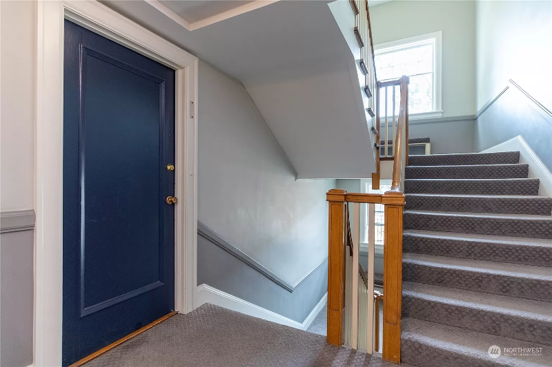 321 Boylston Ave E #308 - Photo 3 of 28