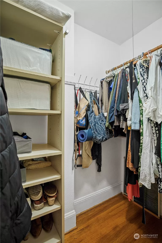 321 Boylston Ave E #308 - Photo 7 of 28