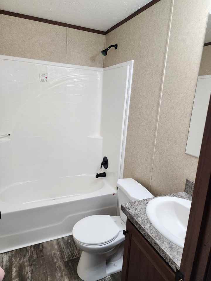 3705 W Locust St - Photo 2 of 11