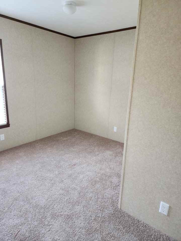 3705 W Locust St - Photo 3 of 11