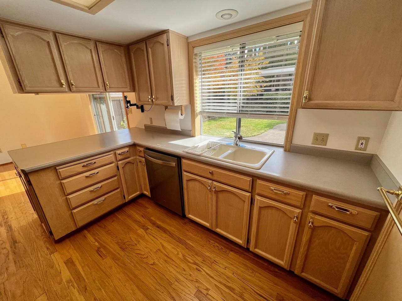 1842 Garden Dr #1 - Photo 4 of 24