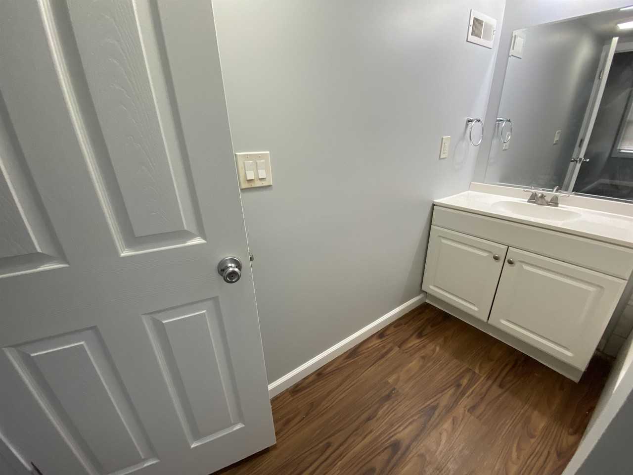 112 Laurel St #1 - Photo 4 of 24