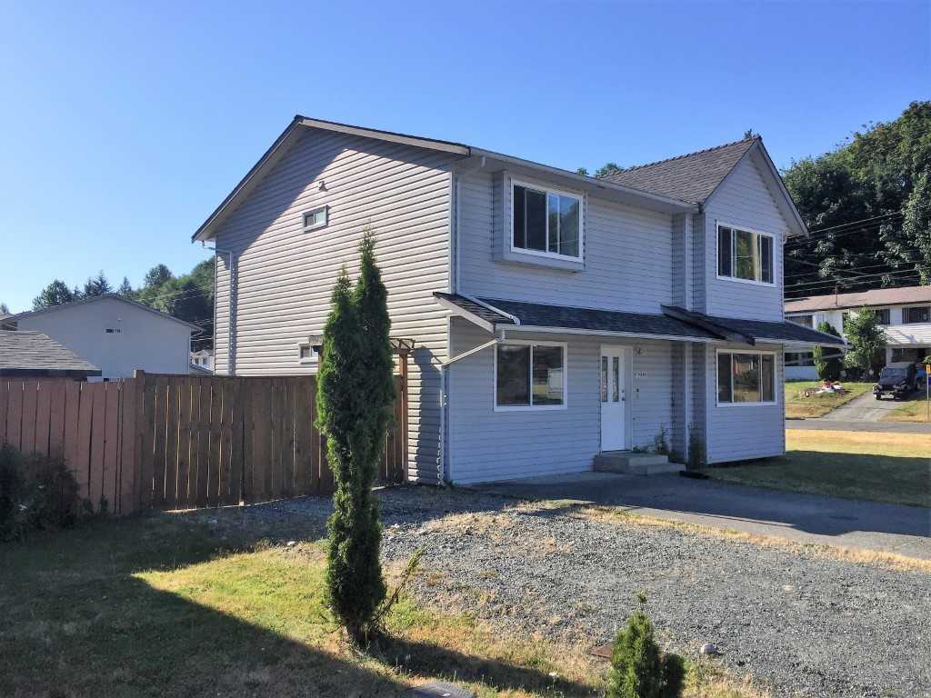 4700 Fairbrook Cres Uppr - Photo 2 of 13
