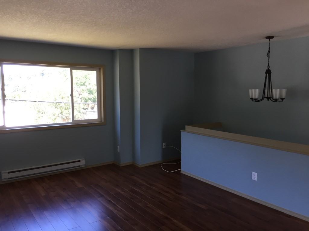 4700 Fairbrook Cres Uppr - Photo 3 of 13