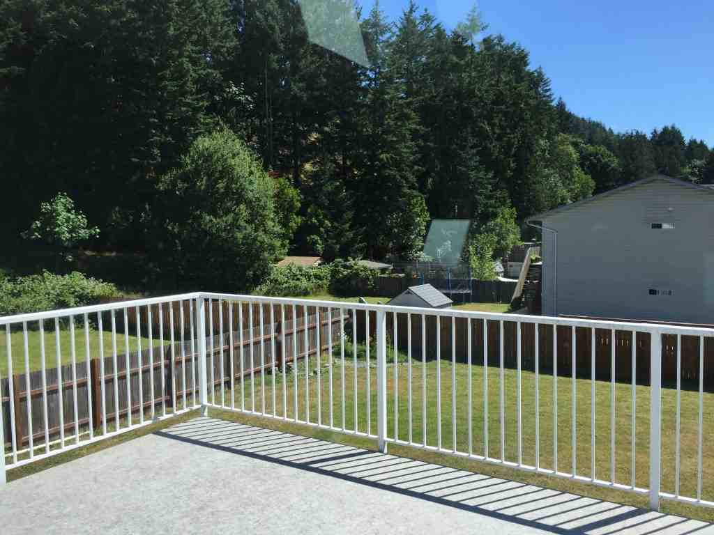 4700 Fairbrook Cres Uppr - Photo 6 of 13