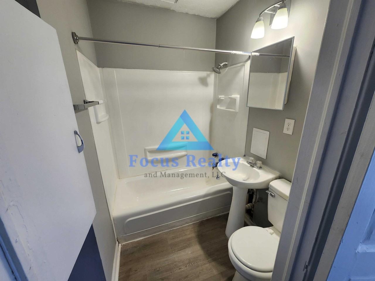 1107 1/2 S Broad St #1-2 - Photo 7 of 7