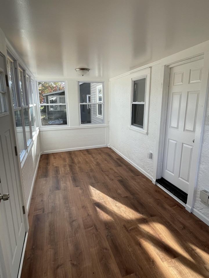 595 North Broadway #1 - Photo 2 of 11