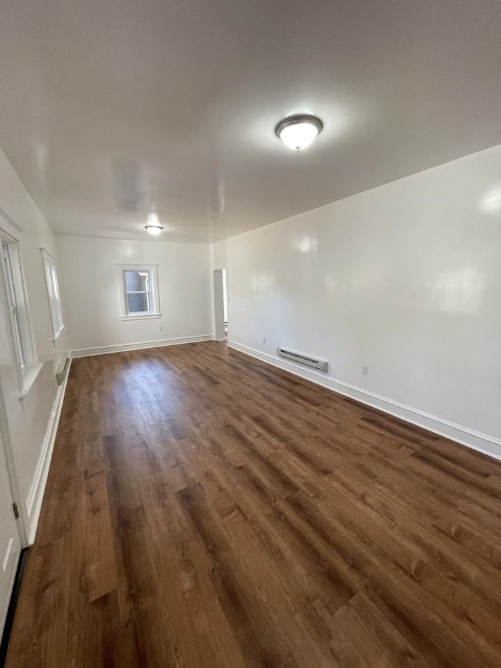 595 North Broadway #1 - Photo 3 of 11