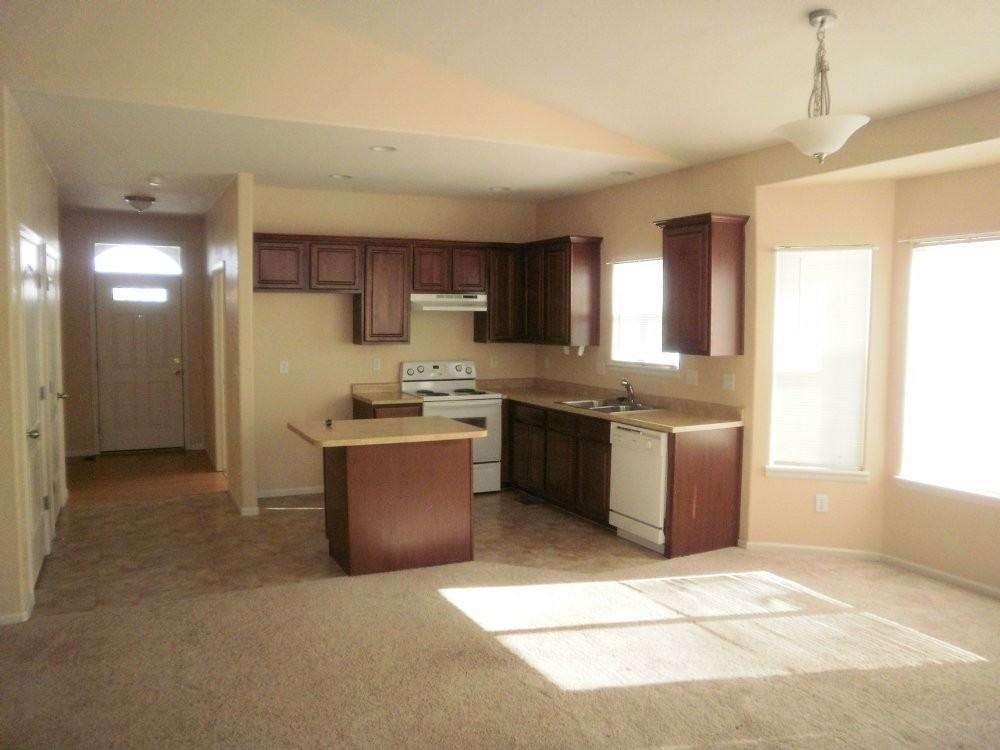 309 Jewel St - Photo 2 of 5