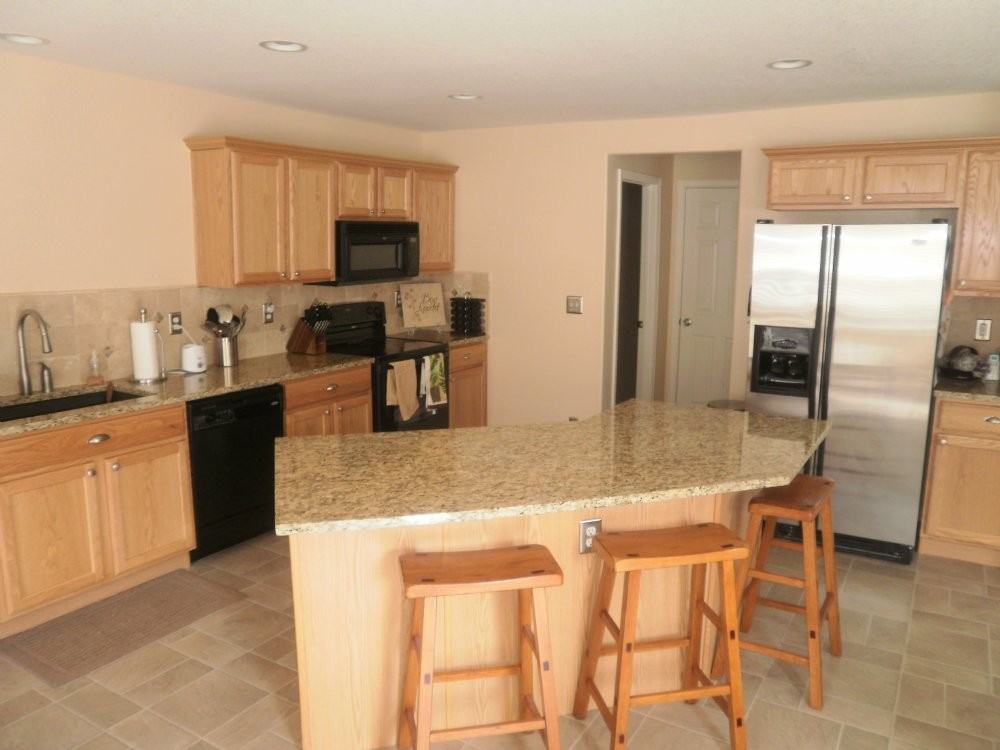 6092 Raleigh Cir - Photo 2 of 7