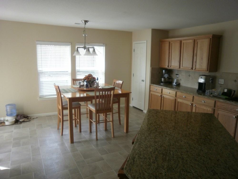 6092 Raleigh Cir - Photo 3 of 7