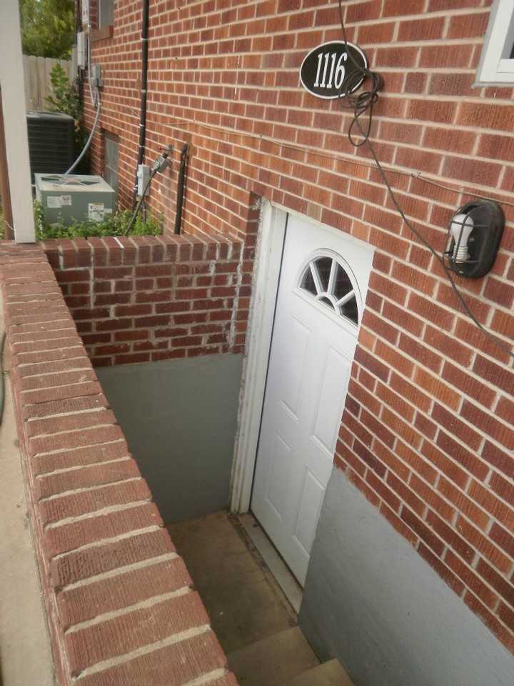 1116 E Evans Ave - Photo 2 of 10