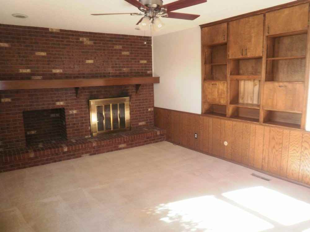 7970 S Poplar Way - Photo 3 of 9