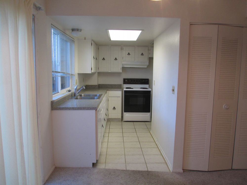 12420 E Kansas Pl - Photo 2 of 7